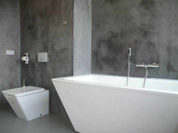 wandpanelen betonlook in de badkamer