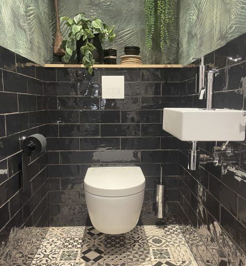 Rond zwevend toilet met fontein